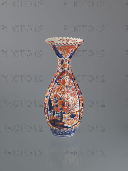 Vase depicting peonies, sakura, and phoenixes (hoo), Japanese Imari style, Meiji period (1868–1912), 19th/20th century; ceramic vessel; height 38.0 cm, diameter 14.0 cm.