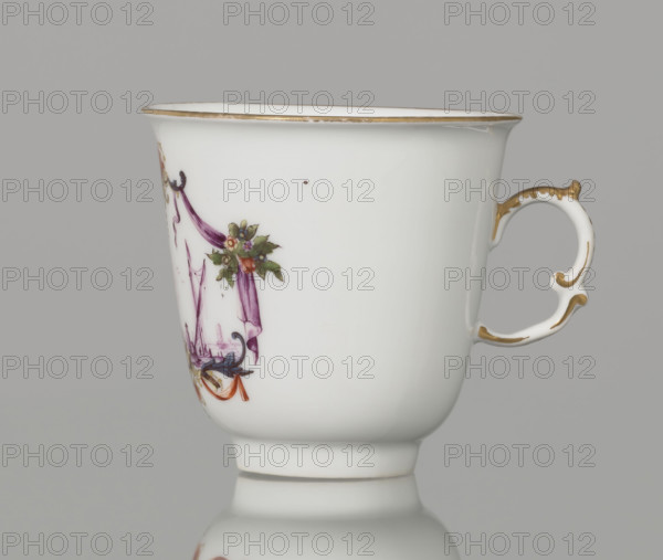 Tall chalice cup; Koenigliche Porzellain Fabrique, Meissen (1710–1763), manufacturer; ca. 1750; Meissen; vessel; height 7 cm; width 7.2 cm