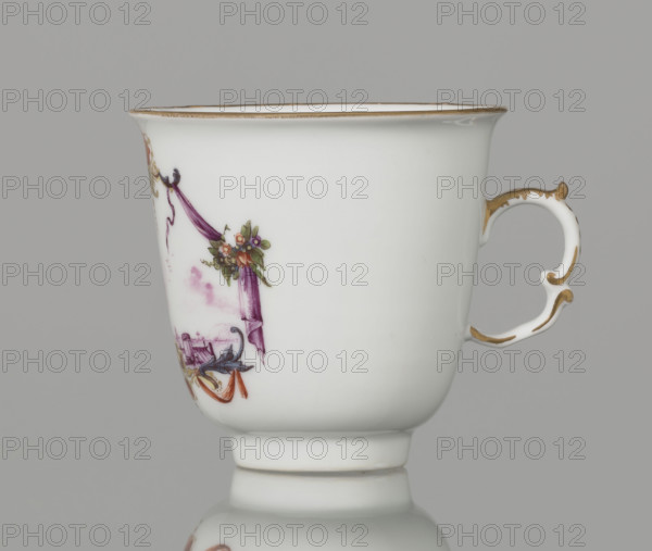 Tall chalice cup; Koenigliche Porzellain Fabrique, Meissen (1710–1763), manufacturer; ca. 1750; Meissen; vessel; height 7 cm; width 7.2 cm