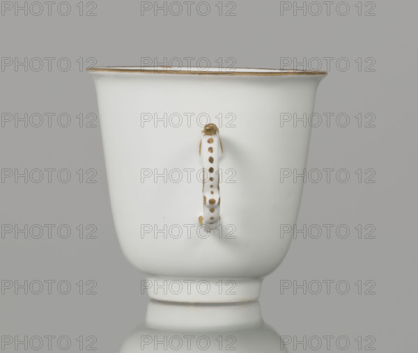 Tall chalice cup, Meissen porcelain (Koenigliche Porzellain Fabrique, Meissen), ca. 1750; vessel; height 7 cm, width 7.2 cm.