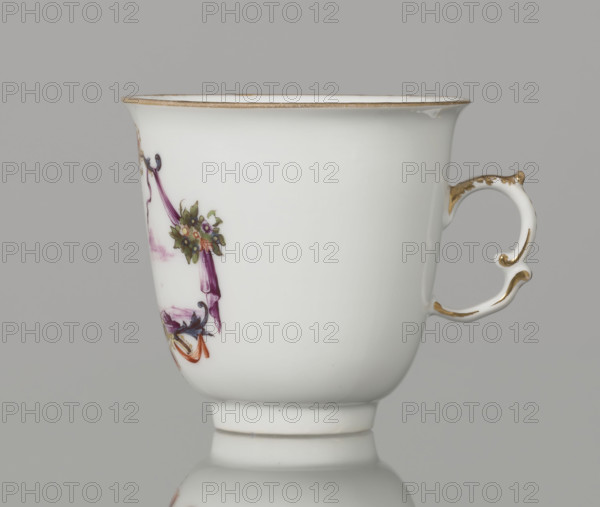 Tall chalice cup; Koenigliche Porzellain Fabrique, Meissen (1710–1763), manufacturer; ca. 1750; Meissen; vessel; height 7 cm; width 7.2 cm