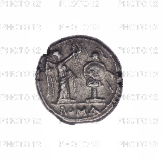 Victoria, publisher, Jupiter (mythology), laurel wreath (attribute), Semerau-Siemianowski, Wladyslaw (1849-1938), Wiktoria (personification), head of Jupiter, trophies, Kultura + 2012/2013 - visual documentation, Victoria crowning, Obv. Head of Jupiter in a laurel wreath at right. Pearl border. Reverse. Wiktoria crowning the trophy turned at right; inscription ROMA below the line. Continuous border. 211 BC, Roman Republic (505–27 BC), Rome, coin, diameter 16.7 mm, weight 3.13 g, axis 315 degrees