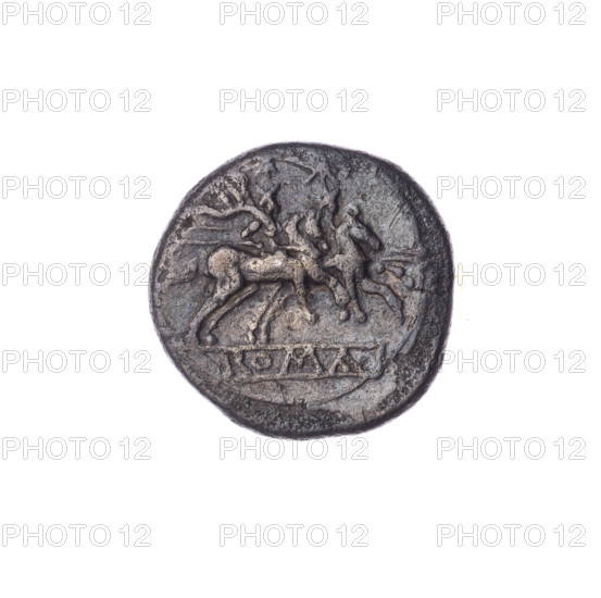 Quinary (denomination), publisher; Dioscuri on horses; Dioscuri (mythology); Roma (mythology). Obverse: head of Roma wearing a helmet facing right; behind it the mark of value V. Pearl border. Reverse: Dioscuri riding horses to the right; below in a frame the inscription ROMA. Continuous border. 211 BC; Roman Republic (505–27 BC); Rome. Coin; diameter 15.2 mm; weight 1.91 g; axis 315°.