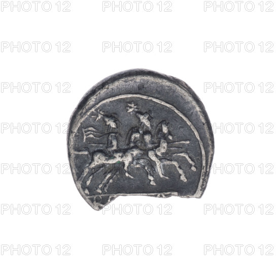 Quinary, publisher; Dioscuri on horses; Roma (mythology); helmets; Phrygian helmets. Obv. Head of Roma in a Phrygian helmet to right; below the letter L; behind Roma's head the value sign V. Beaded border. Rev. Dioscuri galloping to right; inscription R in the frame. Pearl border. 211–210 BC, Roman Republic (505–27 BC). Luceria. Coin; diameter 14.8 mm; weight 1.91 g; axis 270°. Maker: Sabat, Bronislaw (1871–1953). LT (issue mark).