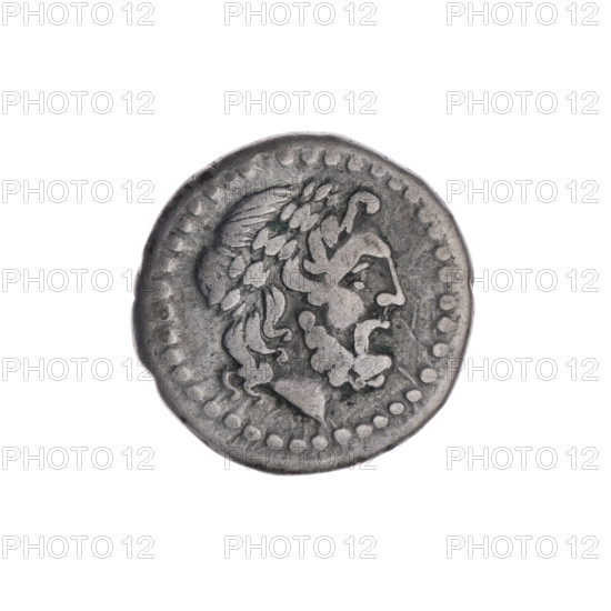 Victoria, publisher; Jupiter (mythology), head of Jupiter; Victoria (personification), trophies; letter Q (issue mark); laurel wreath (attribute); crowning Victoria. Obverse: Head of Jupiter in a laurel wreath at right. Pearl border. Reverse: Victoria facing right crowns a trophy; between Victoria and the trophy the letter Q; under the line the inscription ROMA. Continuous border. 211–210 BC, Roman Republic (505–27 BC), Apulia mint. Coin; diameter 17.3 mm; weight 2.93 g; axis 315°.