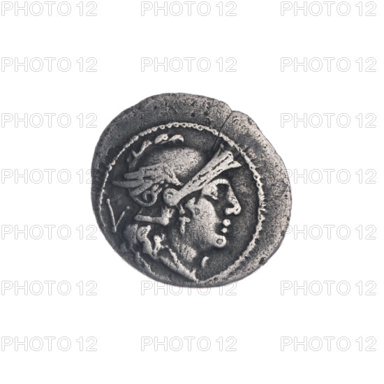 Quinary (coin), publisher; obverse: head of Roma right, behind her the value mark V; pearl border. Reverse: Dioscuri galloping right, below the letter MT (in ligature), under the line the inscription ROMA; continuous border. Dioscuri on horses; horses; head of Roma with helmet. MT issue mark. 211–210 BC. Roman Republic (505–27 BC). Apulia mint. Coin; diameter 16.9 mm; weight 1.90 g; axis 315°.