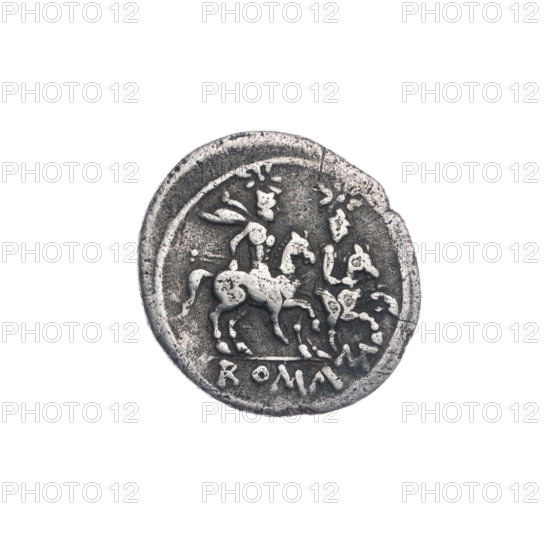 Quinary (coin), quinary denomination; obverse: head of Roma right, helmeted, behind her value mark V; pearl border. Reverse: Dioscuri galloping right on horses, below ligatured letters MT, beneath the line inscription ROMA; continuous border. Minted 211–210 BC, Roman Republic (505–27 BC), Apulia mint. Coin, diameter 16.9 mm, weight 1.90 g, axis 315°.