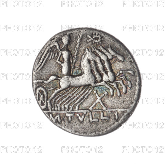 Denarius; issuer: M. Tullius (fl. 120 BC); obverse: head of Roma in a helmet at right, behind her inscription ROMA; beaded border. Reverse: Victoria on a quadriga at right holding reins and a palm branch in both hands; above a wreath; below the value sign X; below the inscription M·TVLLI; pearl border. Attributes: horses, quadrigae, wreaths, helmets, palm branches. Date: 120 BC (Roman Republic). Material/format: coin; diameter 19.3 mm; weight 3.33 g; axis 180°.