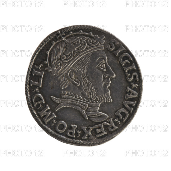 Lithuanian trojak, Sigismund II Augustus (King of Poland; 1544–1572). Jagiellonian-era silver coin (trojak), 1547, Vilnius, Grand Duchy of Lithuania. Obverse: crowned male bust in armour turned right, separating the rim inscription at the top: SIGIS.AVG.REX.PO.MDLI. Reverse: value number III below which the inscription in three lines: .GROSS.AR./.TRIPL.MAG./DVCA.LITVA extending to the Lithuanian Pogon (chase) and dividing the year 15–47 (1547). Subjects/details: royal bust, coats of arms, Pogon (Lithuanian coat of arms), male busts. Diameter ca. 21.3–22.0 mm; weight 2.66 g.