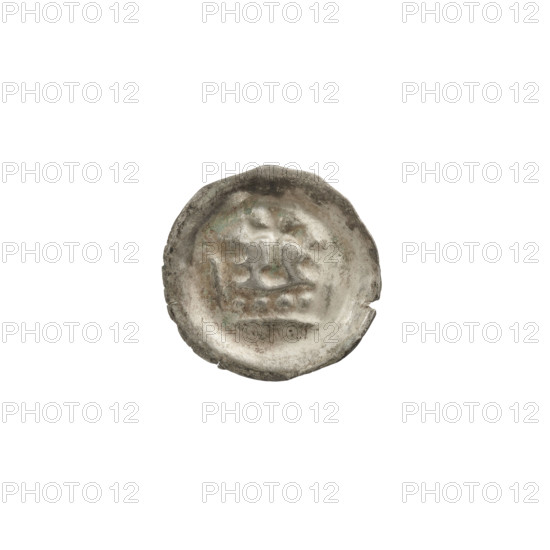 Denarius bracteate, crown I (iconographic); subject: crowns, one-sided coin with crosses; depiction: crown composed of a hoop with quadrangular holes and two arches with projections, between the arches a cross on a spherical base with widening ends of the arms; date: ca. 1287/1288–ca. 1297/1298; issuer: State of the Teutonic Order (1226–1525); medium/function: coin (one-sided); diameter 15.4 mm; weight 0.23 g.