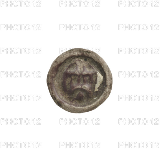 Denarius — bracteate imitation; one-sided coin featuring a gate with four rectangular openings topped by a distorted cross; under the gate vault, an arch. 13th century, State of the Teutonic Order (1226–1525). Diameter 15.7 mm, weight 0.22 g.