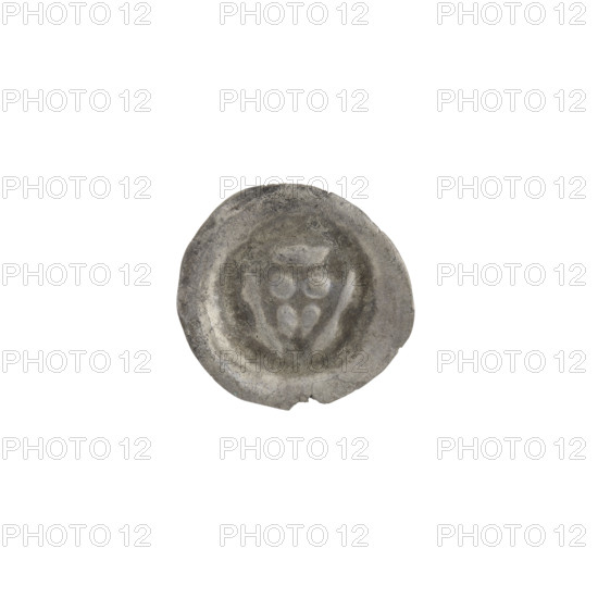 Denarius (bracteate). One-sided coin featuring a triangular shield with a cross whose arms reach the edges; one ball at each corner of the shield. On both sides of the shield there is a ball merging with the rim. Iconography: shield with cross; shields; triangular shield; balls. Attributed to the Teutonic Knights (Order). Ca. 1307/1308–ca. 1317/1318. Coin (one-sided). Diameter 15.5 mm; weight 0.21 g. WQXBCFS
