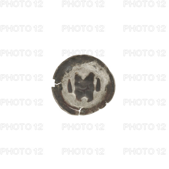 Denarius bracteate, Gate II (iconographic). One-sided coin depicting a gate topped with three pillars crowned by balls; illegible sign under the gate vault. Circa 1327/1328–1337/1338. Teutonic Knights (Order). Coin (one-sided). Diameter 14.6 mm, weight 0.20 g.
