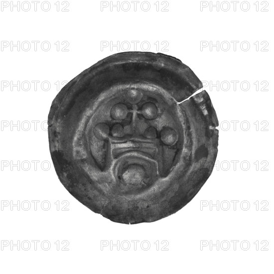 Denarius — bracteate: gate topped with a cross whose arms end in spheres; one sphere at each corner of the gate; between the cross and the corner spheres, one smaller sphere. Under the arched vault of the gate, a sphere. One-sided coin. Ca. 1257/1258–ca. 1267/1268. State of the Teutonic Order (1226–1525). Diameter 17.5 mm; weight 0.21 g.