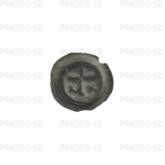 Denarius bracteate, one-sided coin; subject: Latin cross and equal-armed crosses (iconography), with one diagonal equal-armed cross on each side of its longer arm; cracked dies. Maker/issuer: State of the Teutonic Order (ca. 1317/1318–ca. 1327/1328), Teutonic Knights (order). Material/function: coin (bracteate). Diameter 15 mm; weight 0.19 g.