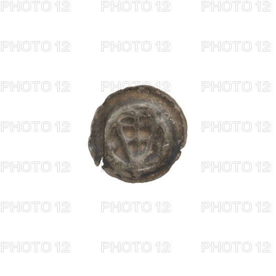 Denarius — bracteate. One-sided coin depicting a triangular shield with a cross whose arms reach the shield’s edge; one ball on each side of the shield; additional shields and balls in iconography; illegible mark above the shield. Attributed to the Teutonic Knights (Order). Circa 1307/1308–ca. 1317/1318. Coin; diameter 14.2 mm; weight 0.28 g. WQXBCFS