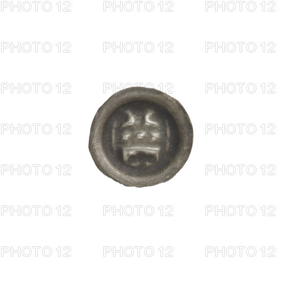 denarius - bracteate; one-sided coin; Gate topped with three pillars topped with balls. Under the gate vault, a cross with crossbars at the ends of the arms. Crosses, balls, Teutonic Knights (Order). Potocki-Pilawa; Potocki, Andrzej Kazimierz (1861–1908) mentioned. Ca. 1327/1328–ca. 1337/1338; State of the Teutonic Order (1226–1525). Diameter 14.5 mm; weight 0.24 g.