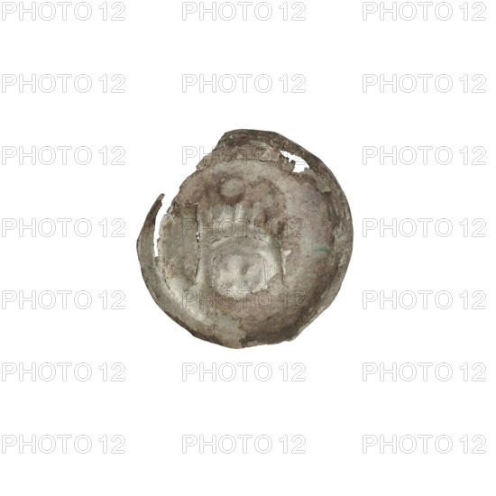 Denarius - bracteate, gate I (iconographic), Richard, Antoni (1841–1894) — AR punches, gates, crosses, isosceles cross (iconographic), one-sided coins, spheres, Teutonic Knights (order), Gate topped with a cross leaning towards the left with a sphere at the end of its arms. At the corners of the gate, pillars topped with spheres. Under the arched vault, an isosceles cross with widening arms. ca. 1257/1258–ca. 1267/1268. State of the Teutonic Order (1226–1525). Coin (one-sided). Diameter 17.1 mm; weight 0.18 g.