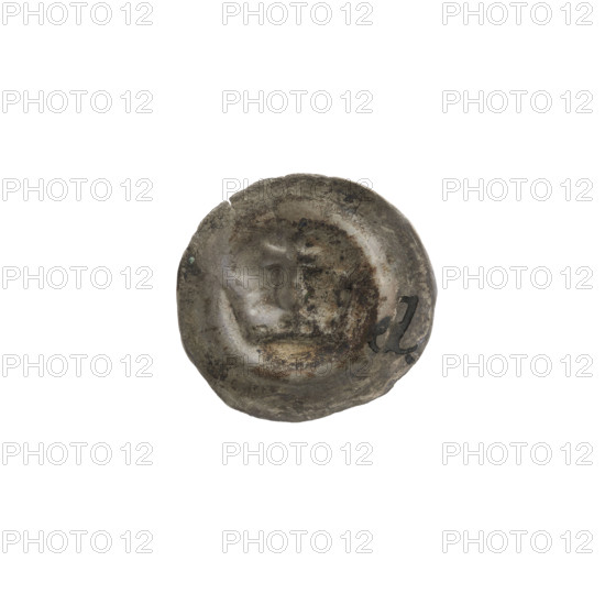 Denarius - bracteate; crown I (iconographic); crowns; one-sided coin; crosses; Teutonic Knights (order). Crown composed of a hoop with quadrangular openings and two arches with projections. Between the arches, a cross adjoining the hoop on a spherical base with widening arm ends. Ca. 1287/1288–ca. 1297/1298. State of the Teutonic Order (1226–1525). Coin (one-sided). Diameter 16.6 mm; weight 0.27 g.