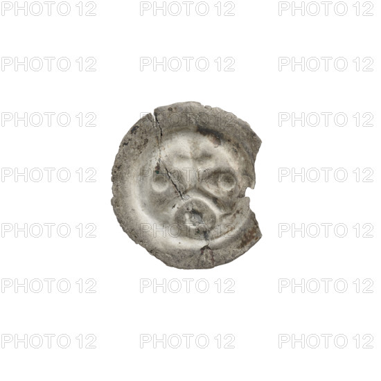 Denarius bracteate depicting a cross on arcade (iconographic) with balls and rings; one-sided coin showing a cross supported by an arch, a ring underneath, and one ball on each side of the cross. Teutonic Knights (Order). Date: ca. 1277/1278–ca. 1287/1288. State of the Teutonic Order (1226–1525). Coin (one-sided). Diameter 17.3 mm; weight 0.21 g.
