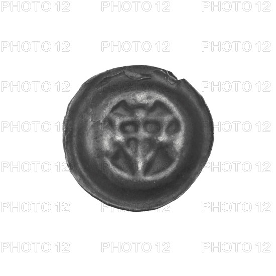 Denarius - bracteate: triangular shield with a cross whose arms reach the edge; on the shield, at the extensions of the cross's arms, one ball; three balls on both sides of and above the shield. One-sided coin (bracteate). Iconography: shield with cross I, shields, triangular shield, balls. Teutonic Knights (order). Inscription/legend: message. Date: ca. 1307/1308–ca. 1317/1318. State of the Teutonic Order (1226–1525). Coin type: denarius (one-sided). Diameter 15 mm; weight 0.29 g.