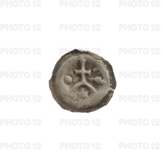 Denarius (bracteate), one-sided coin depicting a cross with widening arms supported by an arch; below it a six-pointed star and one ball on each side of the cross; also features balls and stars, cross on arcade I style; Teutonic Knights (Order); ca. 1277/1278–ca. 1287/1288; State of the Teutonic Order (1226–1525); diameter 16 mm; weight 0.17 g.