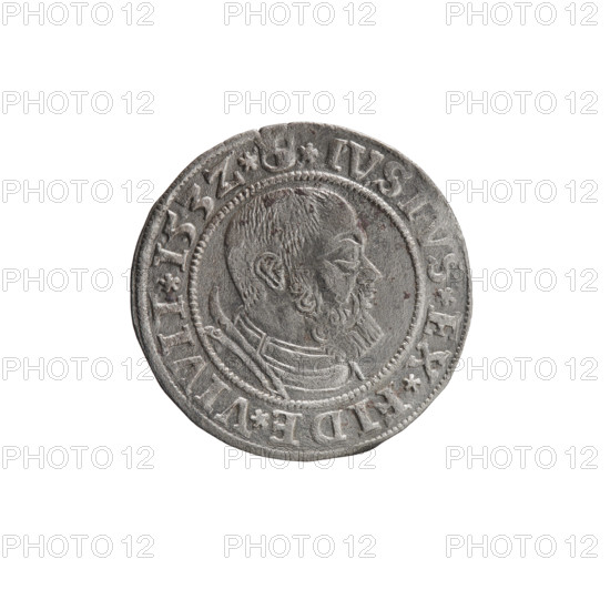 grosz; Straub (Strawb), Heinrich, publisher; Wille, Albrecht (fl. 1520-?), publisher; Decjusz, Jost Ludwik (fl. 1528-1535); eagles; Albrecht Hohenzollern (Prince of Prussia; 1490-1568) – iconography; Hohenzollern (coat of arms); male busts in armour; Aw. Prussian Eagle, on its breast a crowned letter S. Along the rim, between the pearly borders, an inscription beginning with a rosette ALBER*D*G*MAR*BRAN*DVX*PRVSS. Rw. Male bust in armor, profile turned to the right, short hair, beard with sideburns. Along the rim, between the pearly borders, an inscription beginning with the Hohenzollern coat of arms shield *IVSTVS*EX*FIDE*VIVIT*I53Z*. 1532. Ducal Prussia (1525–1701), Königsberg. Coin: diameter 23.0 mm, weight 1.95 g, axis 40°.