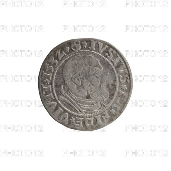 grosz, Wille, Albrecht (fl. 1520-?), publisher; Straub (Strawb), Heinrich, publisher; Decjusz, Jost Ludwik (fl. 1528-1535); eagles; Albrecht Hohenzollern (Prince of Prussia; 1490-1568) — iconography; Hohenzollern (coat of arms); male busts in armour; Prussian Eagle, on its breast a crowned letter S. Along the rim, between the pearly borders, an inscription beginning with a rosette ALBER*D*G*MAR*BRAN*DVX*. Male bust in armor, profile turned to the right, short hair, beard with sideburns. Along the rim, between the pearly borders, an inscription beginning with the Hohenzollern coat of arms *IVSTVS*, FIDE*VIVIT*I53Z*. 1532. Ducal Prussia (1525–1701), Königsberg. Coin: diameter 22.5 mm, weight 1.90 g, axis 270°.