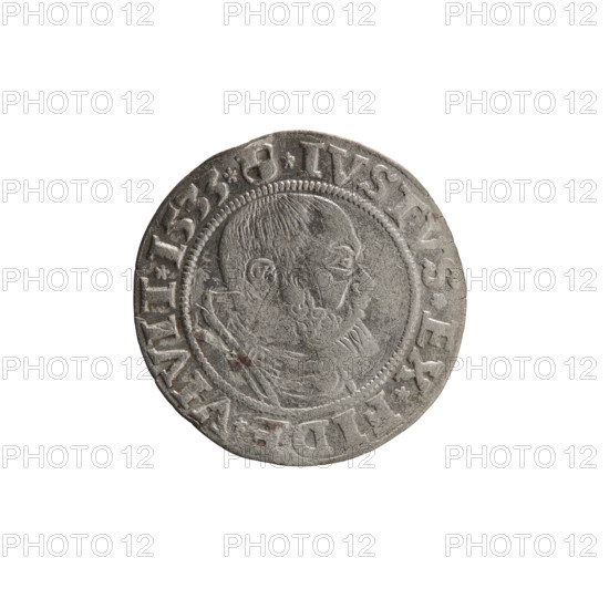 grosz, Wille, Albrecht (fl. 1520-?), publisher; Decjusz, Jost Ludwik (fl. 1528-1535); Straub (Strawb), Heinrich, publisher. Albrecht Hohenzollern (Prince of Prussia; 1490–1568) — iconography: eagles, male busts in armour, Hohenzollern coat of arms. Obverse: Prussian Eagle, on its breast a crowned letter S; along the rim between pearly borders an inscription beginning with a rosette ALBER*D*G*MAR*BRAN*DVX*PRVS. Reverse: male bust in armor, profile to the right, short hair, beard with sideburns; along the rim between pearly borders an inscription beginning with the Hohenzollern coat of arms *IVSTVS*EX*FIDE*VIVIT*I533*. Date: 1533. Place: Ducal Prussia (1525–1701), Königsberg. Coin: diameter 22.7 mm, weight 1.86 g, axis 270°.