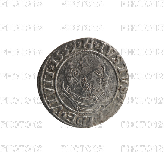 grosz; Decius, Jost Ludwik (fl. 1528–1535), publisher; Vogelwaider (Vogelwaid), Eustachius; eagles; Albrecht Hohenzollern (Prince of Prussia; 1490–1568) — iconography; Hohenzollern (coat of arms); male busts in armor. Obv.: Prussian eagle, on its chest a crowned letter S; on the rim between the pearl borders an inscription beginning with a rosette, 'LBER*D*G*MAR*BRAN*DVX*PRVS'. Rev.: male bust in armor, profile turned to the right, short hair, beard with sideburns; on the rim, between the pearl borders, an inscription beginning with the Hohenzollern coat of arms, '*IVSTVS*, IDE*VIVIT*I539*'. Date: 1539. Place: Ducal Prussia (1525–1701), Königsberg. Object: coin (grosz); diameter 22.6 mm; weight 1.74 g; axis 225°.