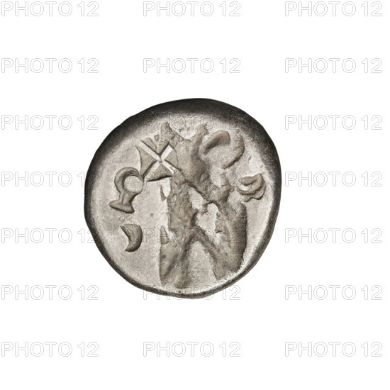 shekel (V–IV century BC), Artaxerxes II (404–358 BC), crowns, bows, daggers, incusum, Persia (place of creation), Achaemenids (Persian dynasty; 550–330 BC), Iran. Obverse: King Artaxerxes in a long robe with a crown, turned right, kneeling on his right knee (fighting), holding a dagger in his right hand and a bow in his left, with a quiver on his back. Reverse: incusum. Coin: diameter 15.0 mm, weight 5.30 g.