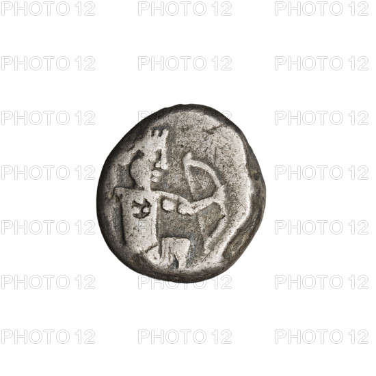 Shekel (4th century BC), Achaemenid Persian coin; obverse: ruler in a long robe, wearing a crown, turned right, shooting a bow, kneeling on his right knee, mint mark on his chest; reverse: incusum; diameter 14.0–14.5 mm, weight 5.40 g; materials: metal; place of origin: Persia (Iran); date: 4th century BC; dynasty: Achaemenids (550–330 BC).