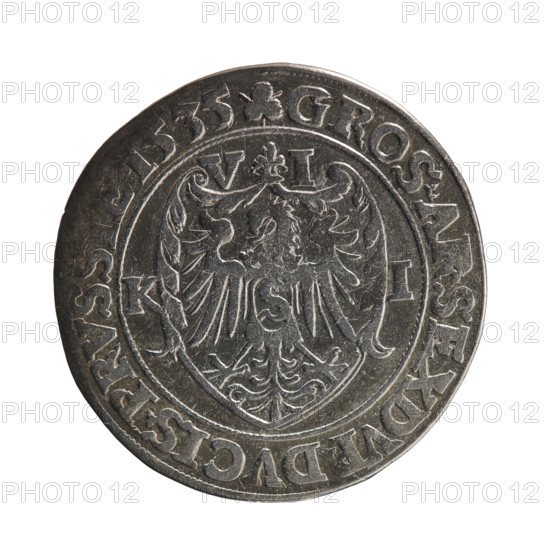 Wieczorek, Decjusz, Jost Ludwik (fl. 1528–1535); Albrecht Hohenzollern (prince in Prussia; grand master; 1490–1568). Obverse: male bust in armour in profile turned to the right; short hair, beard with sideburns. In the rim, between pearly borders, an inscription beginning with the Hohenzollern shield ALBER, DG MAR BRAN DVX PRV between the words floral motifs. Reverse: shield topped with a lily; top and sides of the shield decorated with floral tendrils; in the shield a Prussian eagle with the crowned letter S on its breast. Above the shield, on the sides of the lily, the numerals VI; on the sides of the shield KI. In the rim, between pearly borders, an inscription beginning with a floral motif GROS AR SEXDVP DVCIS PRVSS, 1535 between the words floral motifs. 1535, Königsberg, Ducal Prussia (1525–1701). Coin; diameter 28.6 mm; weight 4.93 g; axis 315°.
