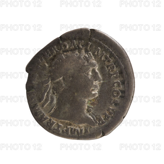 Denarius of Emperor Trajan (53–117; ruled 98–117). Obverse: bust of Trajan right, wearing a laurel wreath, with inscription 'IMP TRAIANO AVG GER DAC PM TR P COS V P P'. Reverse: standing figure of Victoria crowning the emperor, with inscription 'SPQR OPTIMO PRINCIPI'. Hoard find from Golub (numismatic context). Date: 103–111 CE. Roman Empire; Rome. Coin; weight 2.90 g; axis 180 degrees.