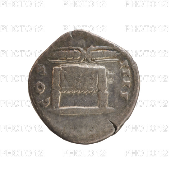 Denarius of Antoninus Pius (86–161; Roman emperor 138–161). Obverse: ANTONINVS AVG PI, head of the emperor laureate facing right. Reverse: COS IIII, winged lightning over a throne. Roman Empire, 145–161 CE. Silver coin (denarius), weight 3.26 g, axis 180°. Subjects/iconography: imperial bust, lightning over the throne.
