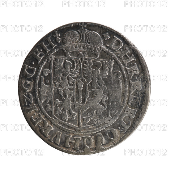 Obv. A bust in armor turned right, girded with a sash. A sceptre in his right hand. In front of the bust, on the right side in the coin field, a helmet with a plume. Below the date numeral 1621. The figure's head divides the inner border. In the rim between the borders, the inscription +GEORG.WILHELMVS.VGG.Z.BRAN.+ Rv. Below the ducal mitre, a five-field coat of arms shield with ornaments. On the rim between the borders, an inscription divided by a mitre and ending with a heart +DHRRERT.CV.CHVR.FIZGCBH. 1621. Ducal Prussia (1525–1701), Königsberg. Coin: diameter 29.5 mm, weight 5.77 g, axis 330°.