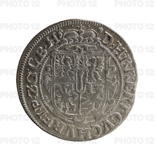 Obv.: Bust in decorative armor girded with a sash turned right. In his right hand a sceptre, the left resting on a sword hilt. On the sides of the figure, whose head divides the inner rim of the date numeral I6-21. In the rim between the borders, an inscription beginning and ending with a rosette GEORG.WILHELMVS.V., .M., BRAN. Rev.: Under the ducal mitre, a five-field coat of arms shield with ornaments. On the rim between the borders an inscription divided by a mitre and ending with a heart DHRRERT.CVCHVRF.IPZGCBH, 1621. Königsberg, Ducal Prussia (1525–1701). Coin: diameter 29.3 mm, weight 6.54 g, axis 320°. Maker: Pfahler, Ernest; subject/iconography: George William Hohenzollern (Elector of Brandenburg; Duke of Prussia; 1620–1640).