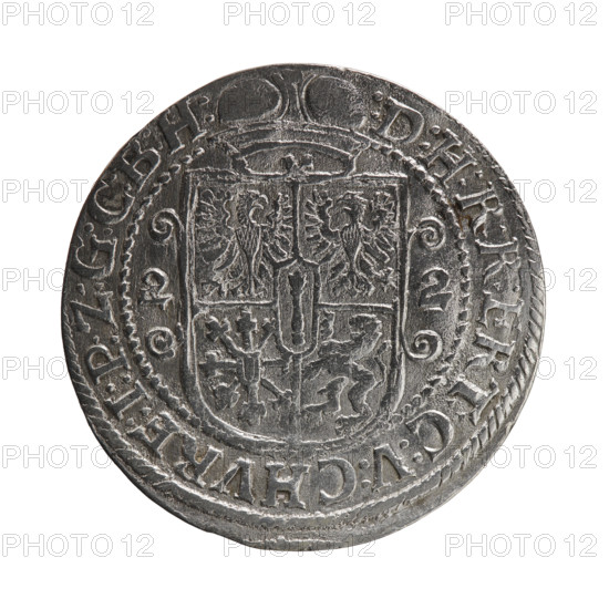 Obv. Bust facing right in mitre and electoral mantle. In the right hand a sceptre, the left resting on a sword hilt. The figure's head divides the inner border. In the rim between the borders an inscription ending with a heart GEORG:WILHELM:V:G:G:M:Z:BRAN. Rev. Under the ducal mitre a five-field coat of arms with ornaments. On the sides of the shield the numerals of the dates 2-2. In the rim between the borders an inscription divided by a mitre :DH:R:R:ERT:C:V:CHVRF:I:P:Z:G:C:B:H:. 1622. Ducal Prussia (1525–1701), Königsberg. Coin: diameter 30.0 mm, weight 6.40 g, axis 315°.
