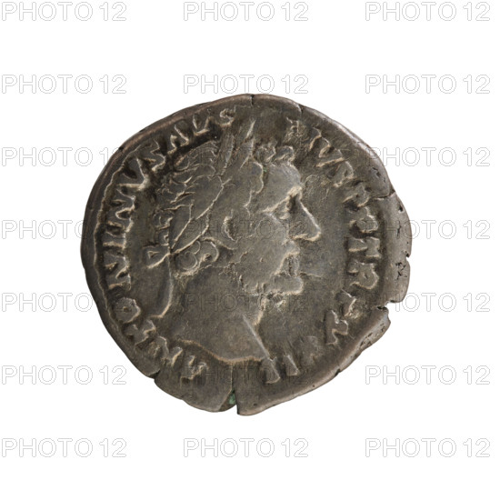 denarius, Antoninus Pius (86–161; Roman emperor 138–161). Obverse: ANTONINVS AVG PIVS PP TR P XXII — Emperor's head in a laurel wreath, facing right. Pearl border. Reverse: VOTA SVSCEPTA DE — The veiled emperor stands facing left, holding a patera above a tripod in his right hand, left hand at his side; under the line, OS II. Pearl border. Date: 158–159. Place: Rome, Roman Empire. Medium: coin (denarius). Weight: 2.82 g. Axis: 180°.