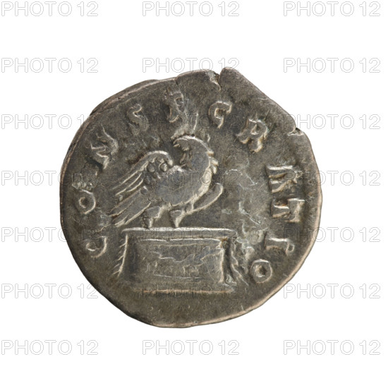 Denarius, Antoninus Pius (86–161; Roman emperor 138–161), posthumous issue for Marcus Aurelius (121–180; Roman emperor 161–180). Obverse: head of the emperor to right, pearled border, inscription AW. DIVVS ANTONINVS. Reverse: CONSECRATIO — eagle standing right with head turned back on an altar decorated with a garland, pearled border. After 161 CE, Roman Empire (27 BC–476), Rome. Coin; weight 3.34 g; axis 180°.