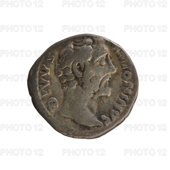 denarius, Marcus Aurelius (121–180; Roman emperor 161–180), posthumous issue of Antoninus Pius (86–161; Roman emperor 138–161); obverse: bust of the Emperor right with pearl border, inscription ADV. DIVVS NTONINVS; reverse: square altar with inscription DIVO PIO, pearl border. After 161 CE, Rome, Roman Empire (27 BC–476). Coin; weight 3.40 g; axis 180°.