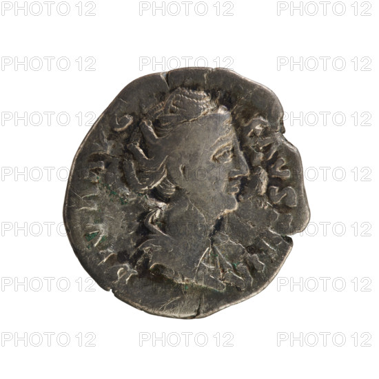 Denarius, Antoninus Pius (86–161 CE), featuring Faustina the Elder (98–141 CE). Obverse: DIVA AVG FAVSTINA — bust of the empress turned right, draped, hair in a bun on top of the head. Reverse: CONSECRATIO — Ceres standing right, raising her right hand and holding a torch in her left. Pearl border. Roman Empire, 141–161 CE. Coin, silver, weight 3.11 g, axis 180°.