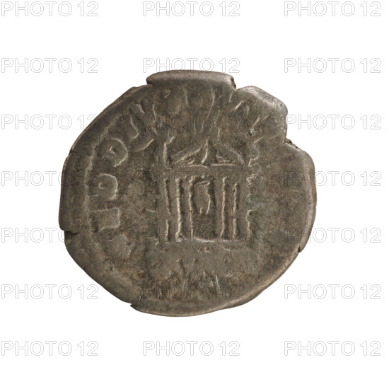 Denarius, after 141. Obverse: bust of Empress Faustina the Elder (98–141) facing right, draped, hair in a bun; pearled border; legend DIV AVSTI. Reverse: hexastyle temple with a seated statue of Faustina on a podium, temple roof with central quadriga and winged Victories at the sides; pearled border; legend AED DIV FA. Roman Empire (27 BC–476), Rome. Weight 3.03 g.