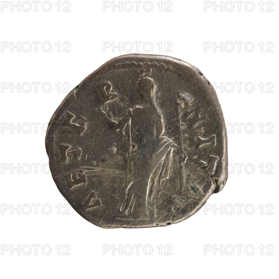 Denarius, after 141. Obverse: DIVA FAVSTINA — Bust of Faustina the Elder turned right, draped, hair in a top bun; pearled border. Reverse: AETER NITA — Juno standing left, right hand raised, holding a scepter in left; pearled border. Roman Empire (Rome), weight 3.19 g, axis 180°. Makers: Antoninus Pius (emperor 138–161) / Faustina the Elder (empress 138–141).