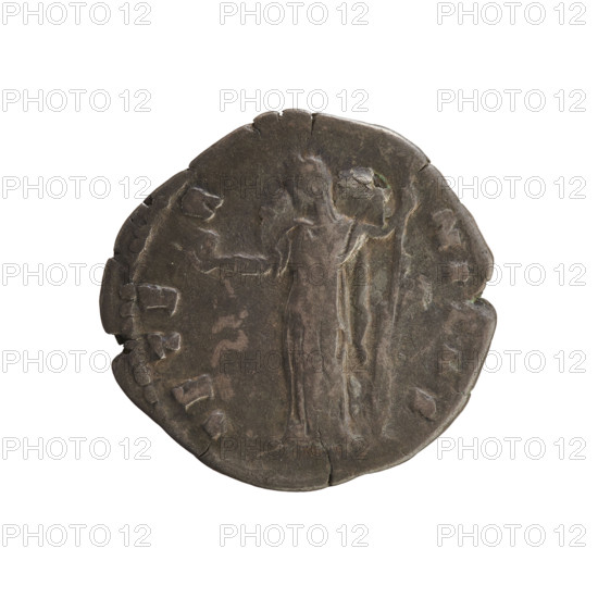 denarius, Antoninus Pius (86–161; Roman emperor 138–161), Faustina the Elder (98–141; Roman empress 138–141); busts; hoard from Golub; imperial busts; treasures (numism); rudder (attribute); iconography of Faustina the Elder; Fortuna (personification). Obv. DIVA FAV STINA — Bust of the empress turned to the right, in drapery and with hair arranged in a bun on the top of the head. Rv. AETERNITAS — Fortuna stands turned to the left; in her right hand she holds a sphere, in her left hand a rudder. After 141, Roman Empire (27 BC–476), Rome; coin; weight 2.82 g; axis 180°.
