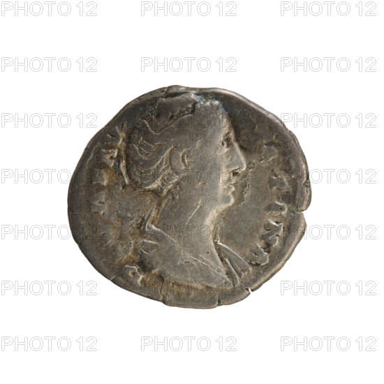 Denarius, Antoninus Pius (86–161; Roman emperor 138–161) and Faustina the Elder (98–141; Roman empress 138–141). Obverse: bust of the empress turned right, in drapery with hair in a bun; inscription DVA FAVSTINA. Reverse: Providentia standing left, holding a sphere in her right hand and supporting a veil floating around her head; inscription AETERNITAS. After 141, Roman Empire (27 BC–476), Rome. Coin, weight 2.89 g, axis 180°.