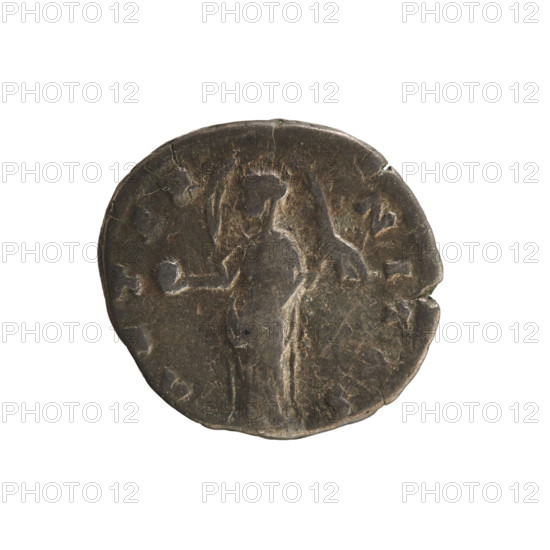 Denarius, Antoninus Pius (86–161; Roman emperor 138–161) and Faustina the Elder (98–141; Roman empress 138–141). Obverse: Bust of the empress turned to the right, in drapery with hair arranged in a bun on top of the head; legend D[ivus] VA FAVSTINA. Reverse: Providentia standing turned to the left, holding a sphere in her right hand and supporting a veil floating around her head in her left; legend AETERNITAS. After 141, Roman Empire (27 BC–476), Rome; coin; weight 2.89 g; axis 180°.