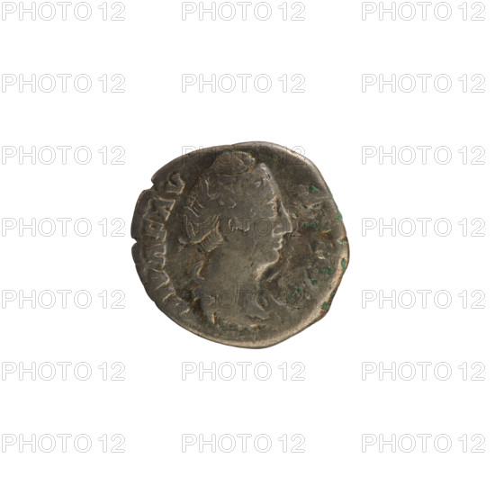 Denarius, after 141 CE. Obverse: DIVA FAVSTINA — bust of Faustina the Elder (98–141 CE; Roman empress 138–141) turned right, draped, hair in a top bun. Reverse: CONSECRATIO — Ceres, veiled, standing left, right hand raised, left holding a burning torch. Roman Empire (27 BC–476), Rome; weight 3.05 g; axis 180°. Makers: Antoninus Pius (86–161 CE; Roman emperor 138–161) associated; imperial busts; iconography notes: Ceres (mythology), torch attribute.