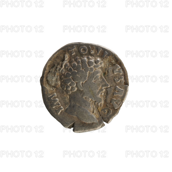 denarius, Marcus Aurelius (121–180; Roman emperor 161–180); obverse: head of Marcus Aurelius right, pearly border, inscription IM TONI VS AVG; reverse: CONCORD AVG TR P XVII, Concordia seated left holding a patera in her right hand, left elbow resting on a statuette of Spes, cornucopia under the seat, S III under the line, pearl border; 162–163, Roman Empire (27 BC–476), Rome; coin, weight 2.76 g
