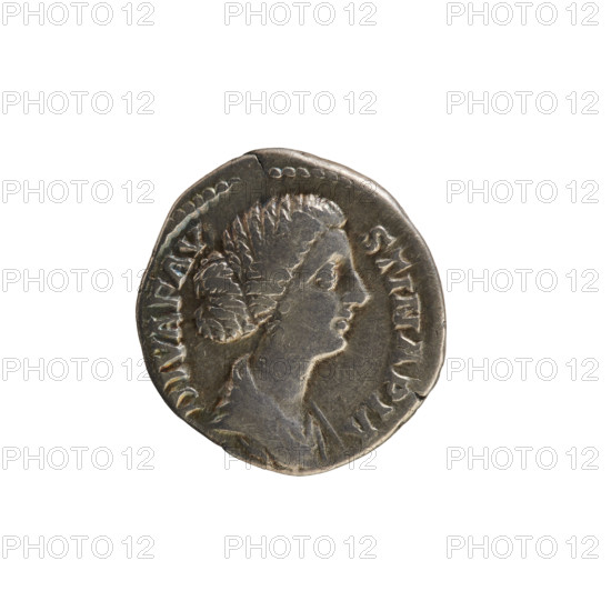 denarius, Marcus Aurelius (121–180; Roman emperor 161–180), Faustina the Younger (ca. 130–176; Roman empress 161–176) (posthumous), peacock, busts, Faustina the Younger – iconography, imperial busts. Obverse: DIVA FAVSTINA PIA – Bust of the empress on the right in drapery, hair in waves tied in a bun at the back of the head; pearl border. Reverse: CONSECRATIO – The peacock stands facing right; pearl border. Date: 176–180. Roman Empire (27 BC–476), Rome. Coin; weight 2.86 g; axis 180°.